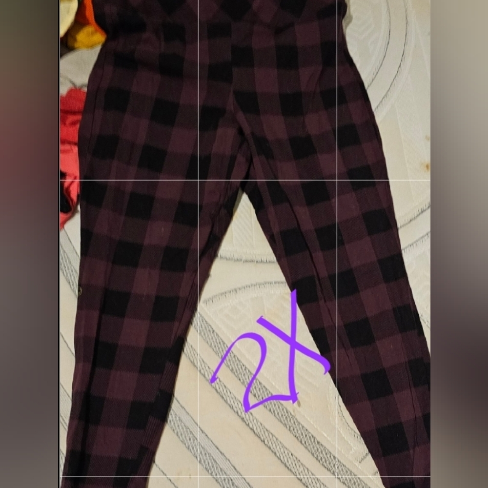 - Purple leggings